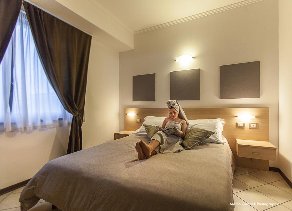 Hotel Bussana Porto Tolle Habitación foto