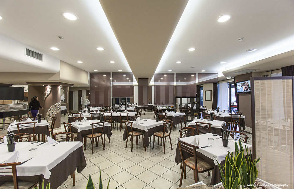 Hotel Bussana Porto Tolle Exterior foto